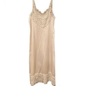 Cabernet Slip Dress  Lace Size Small Intimates Cream Color Size 38/24